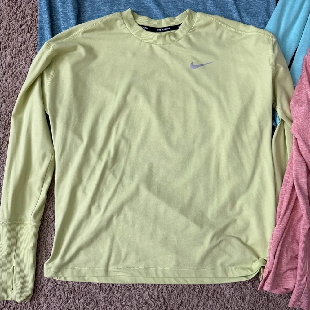 Bundle of 4 Nike Dri Fit Lomg Sleeves - Picture 3 of 10
